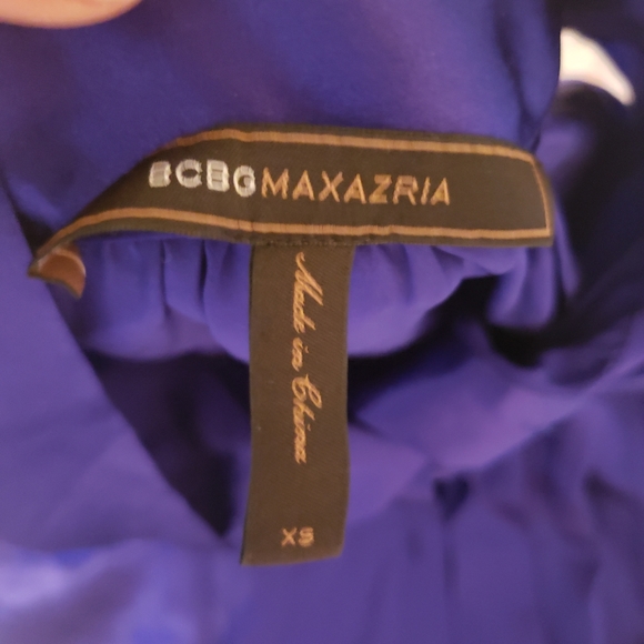 BCBGmaxazria 100% silk top,blouse tie Neck with split sleeve. - Picture 5 of 6